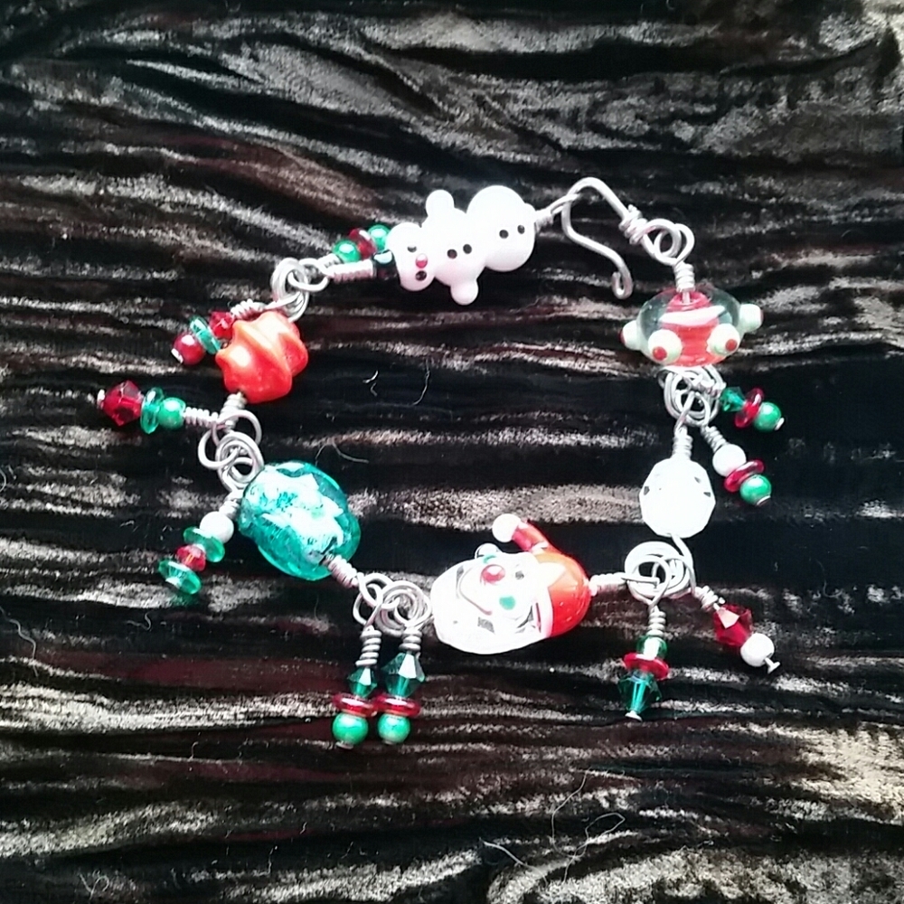 Christmas dangle bracelet with glass santa
